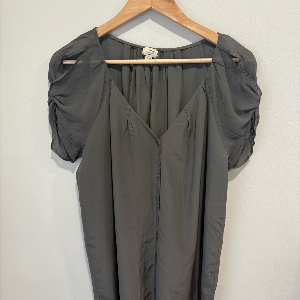 Pending- Wilfred Gray Short Sleeve light Blouse